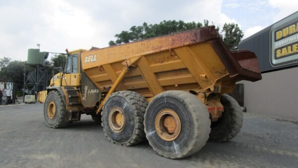 Bell B40D 6x6 articulated dump truck