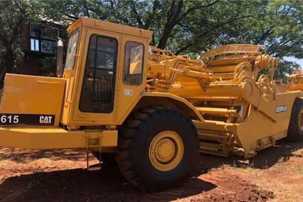 Caterpillar 428F2 backhoe loader