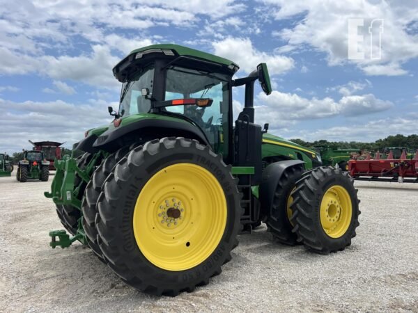 John Deere 8R 280 tractor