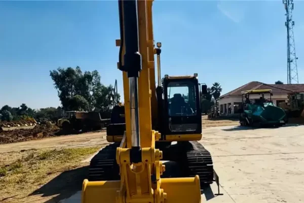 Caterpillar 320 D2L excavator