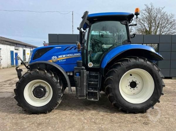 New Holland T7.225 tractor