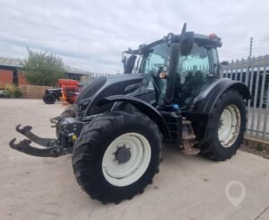 Valtra N134A tractor