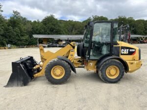 Caterpillar 906M wheel loader