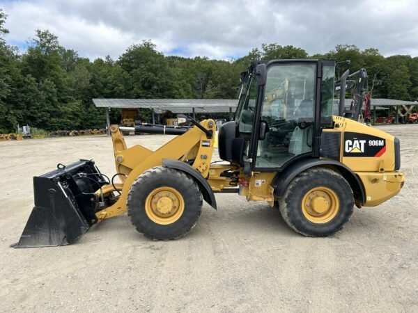 Caterpillar 906M wheel loader