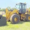 Caterpillar 930M wheel loader side