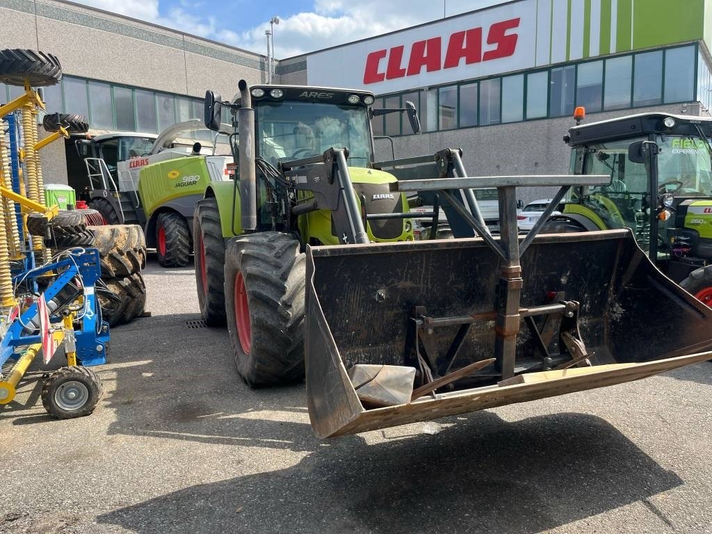 2008 Claas Ares 697 – Powerful 4WD Row-Crop Workhorse