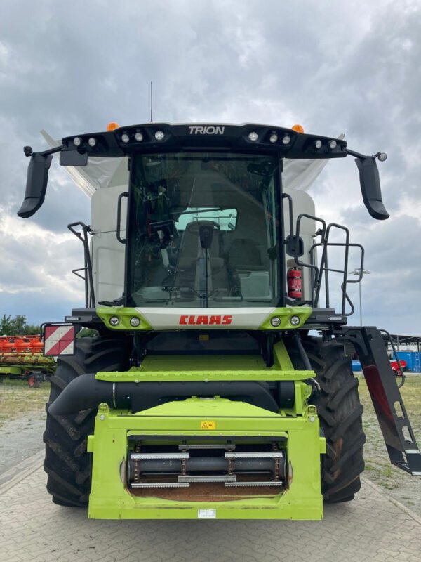 2020 CLAAS Trion 750 – Low-Hour, High-Power Modern Combine