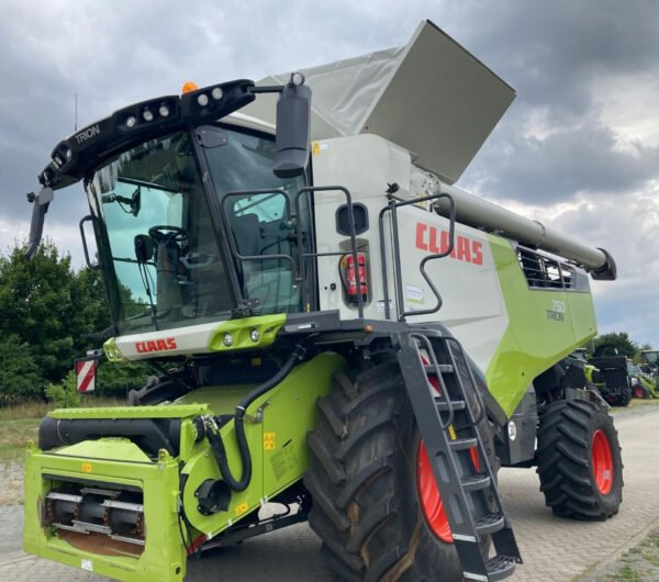 2020 CLAAS Trion 750 – Low-Hour, High-Power Modern Combine