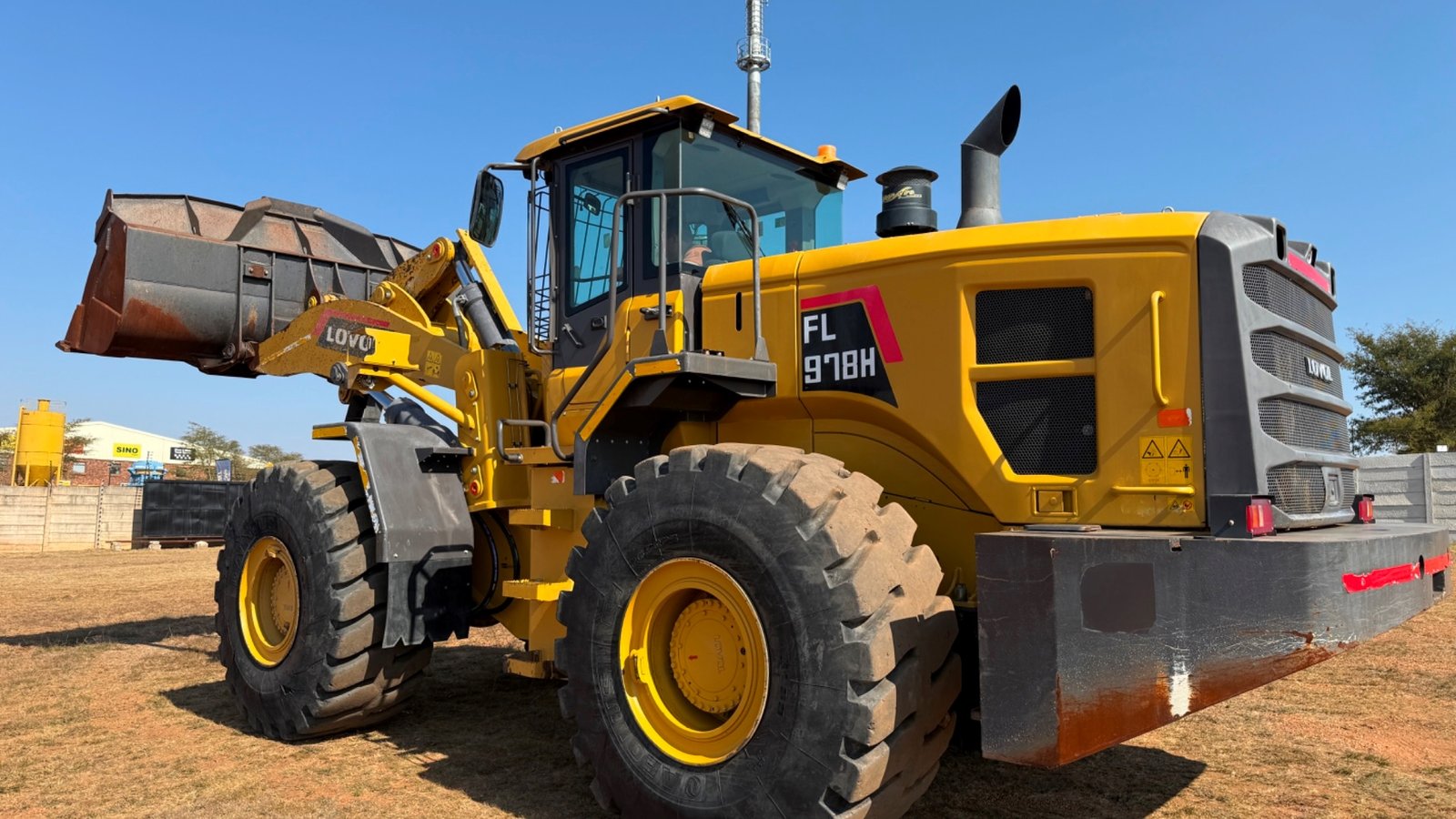 2023 LOVOL FL978H Wheel Loader – Robust Performance for Heavy-Duty Applications