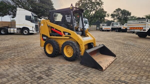 2014 Cat 226 B3 Skid Steer Loader – Compact, Powerful & Versatile