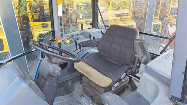 1997 Ford 8240 – A Reliable ~100-HP Row-Crop Tractor Built to Last