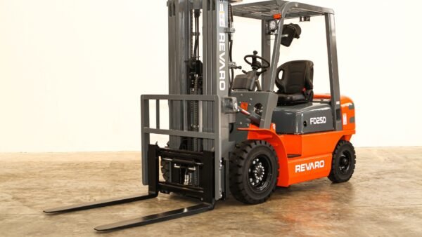 Revaro FD25D — Rugged Diesel Forklift with 2.5 ton Capacity