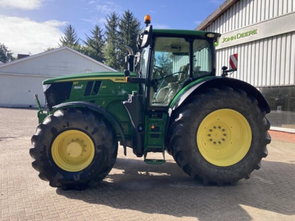 2023 John Deere 6R 195 – Rated, Boosted Power to Tackle Demanding Tasks