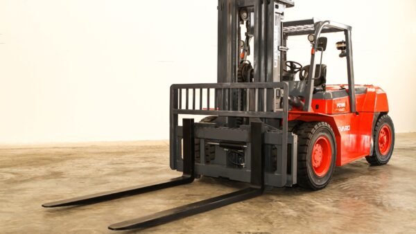 Revaro FD100D — Rugged 10 T Diesel Forklift