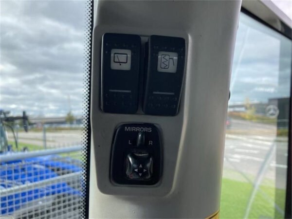 2004 Massey Ferguson 6480 Dyna-4 – Reliable Power Versatility in the 145-HP Class