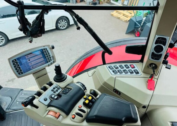 Massey Ferguson 8730 Dyna-VT (2017) – High-Performance CVT Tractor with Proven Hours