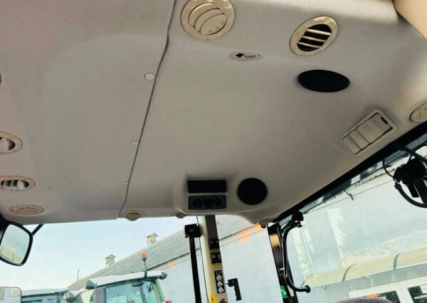 Massey Ferguson 6713 – Versatile 4WD Utility Tractor