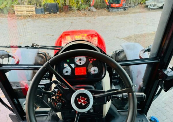 Massey Ferguson 6713 – Versatile 4WD Utility Tractor