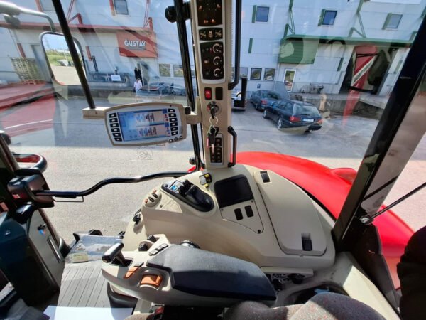 Massey Ferguson 7720 Dyna-VT – Smooth Power & Versatility in One Premium Tractor