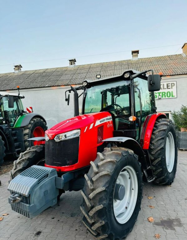 Massey Ferguson 6713 – Versatile 4WD Utility Tractor