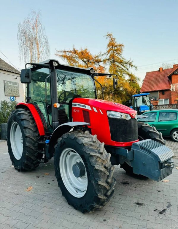 Massey Ferguson 6713 – Versatile 4WD Utility Tractor