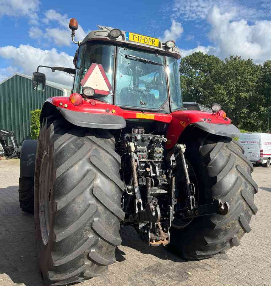 2004 Massey Ferguson 8470 Dyna-VT – Robust 260 HP Tractive Power with Smooth CVT Control