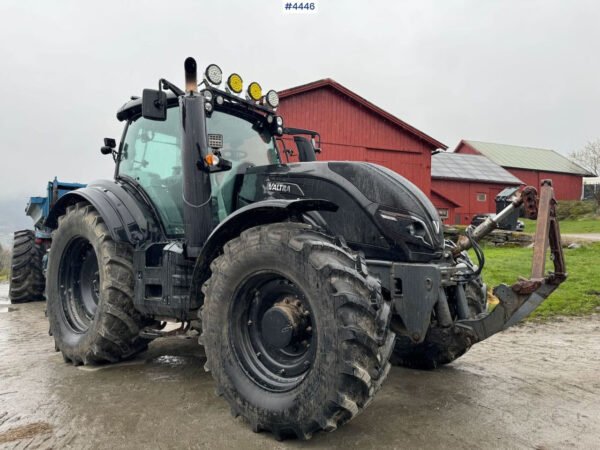 Valtra T234 2017 – Power, Hydraulics  Road-Capable Versatility