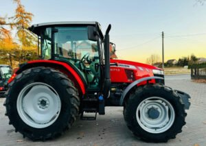 Massey Ferguson 6713 – Versatile 4WD Utility Tractor