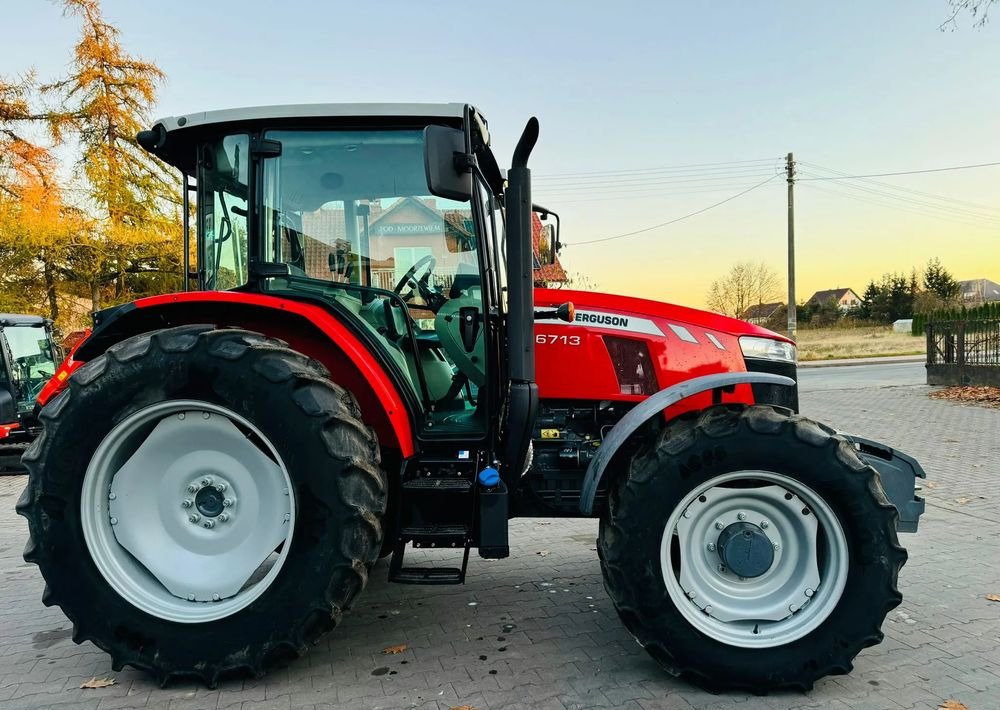 Massey Ferguson 6713 – Versatile 4WD Utility Tractor