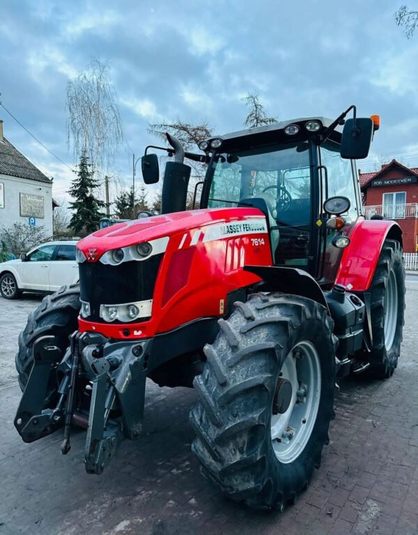 Massey Ferguson 7614 Dyna-4 – Strong Performance for Row-Crop Transport Work