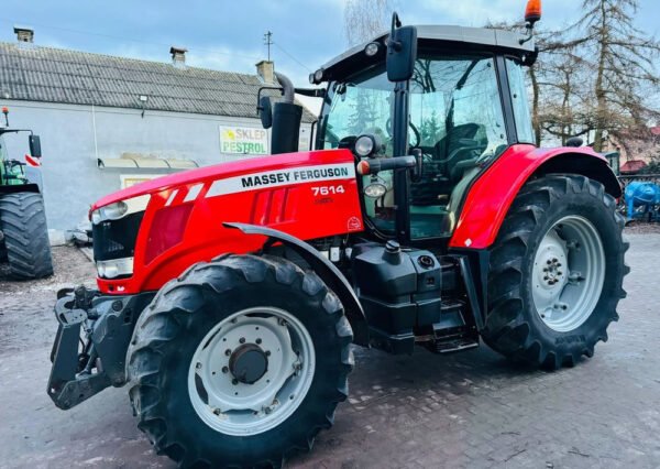 Massey Ferguson 7614 Dyna-4 – Strong Performance for Row-Crop Transport Work