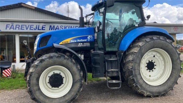 2007 New Holland T7030 – Rugged 156 HP 4WD Tractor Built for Versatility