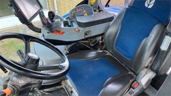 2018 New Holland T7.175 Auto Command – Refined Power Versatility in the 175-HP Class