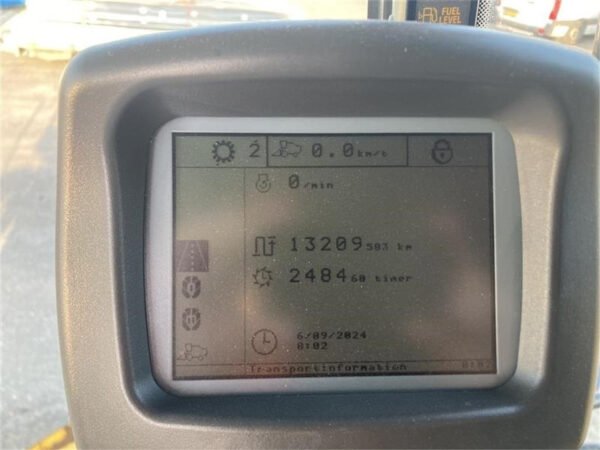 2004 New Holland CR 980 – Twin Rotor® High-Capacity Combine for Demanding Harvests