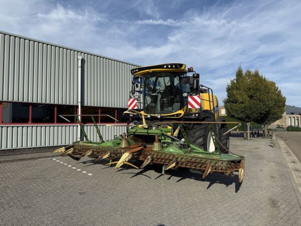 2017 New Holland FR550 Forage Cruiser – Potent, Versatile Precision-Driven