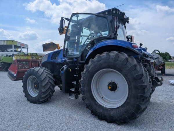 2021 New Holland T8.380 – Potent Power, Smart Transmission High Performance 2021 New Holland T8.380 – Potent Power, Smart Transmission High Performance