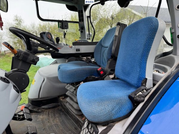 2015 New Holland T7.185 Auto Command – Smooth CVT 4WD Power Loader-Ready Versatility