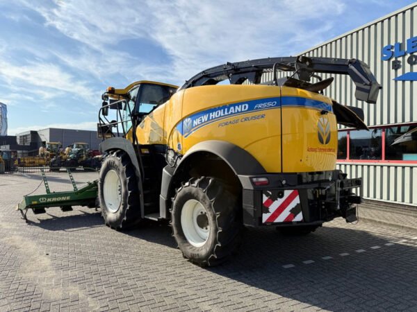 2017 New Holland FR550 Forage Cruiser – Potent, Versatile Precision-Driven