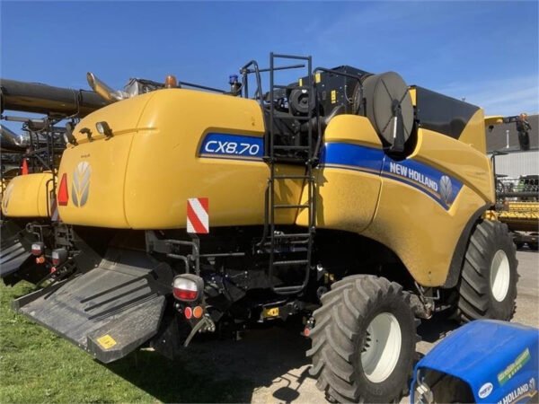 2021 New Holland CX8.70 SLH – Efficient Capable 6-Walker Combine