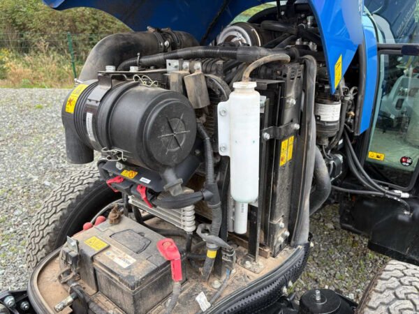 New Holland Boomer 50 – Compact Yet Capable 50 HP Utility Tractor
