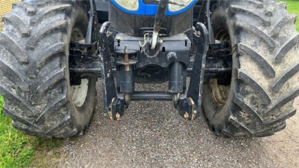 2007 New Holland T7030 – Rugged 156 HP 4WD Tractor Built for Versatility