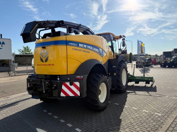 2017 New Holland FR550 Forage Cruiser – Potent, Versatile Precision-Driven