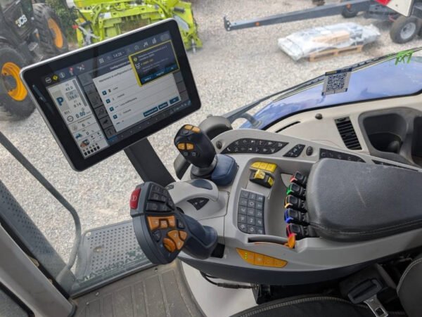 2021 New Holland T8.380 – Potent Power, Smart Transmission High Performance 2021 New Holland T8.380 – Potent Power, Smart Transmission High Performance