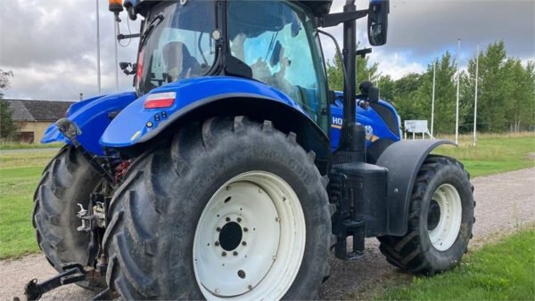 2018 New Holland T7.175 Auto Command – Refined Power Versatility in the 175-HP Class