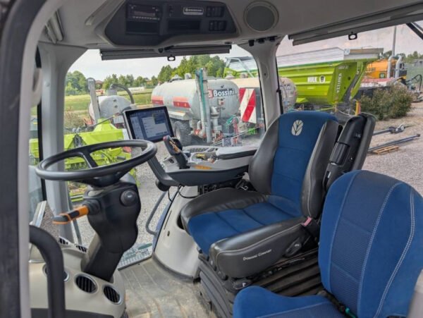 2021 New Holland T8.380 – Potent Power, Smart Transmission High Performance 2021 New Holland T8.380 – Potent Power, Smart Transmission High Performance