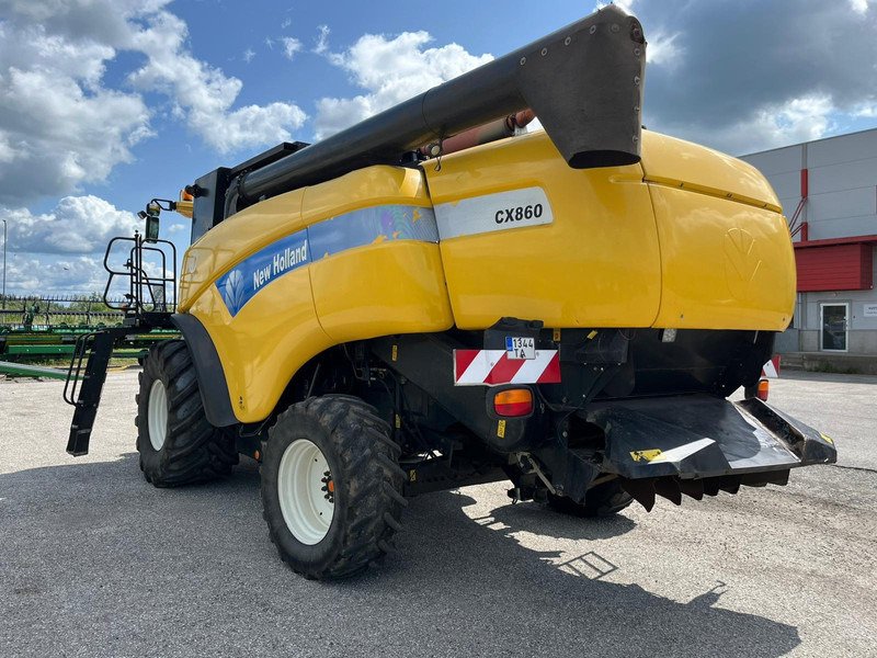 2005 New Holland CX 860 – Balanced Power  Efficiency for Serious Harvesting