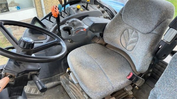 2007 New Holland T7030 – Rugged 156 HP 4WD Tractor Built for Versatility