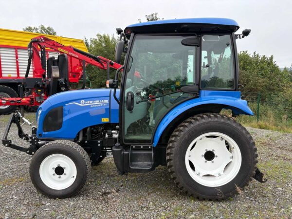 New Holland Boomer 50 – Compact Yet Capable 50 HP Utility Tractor