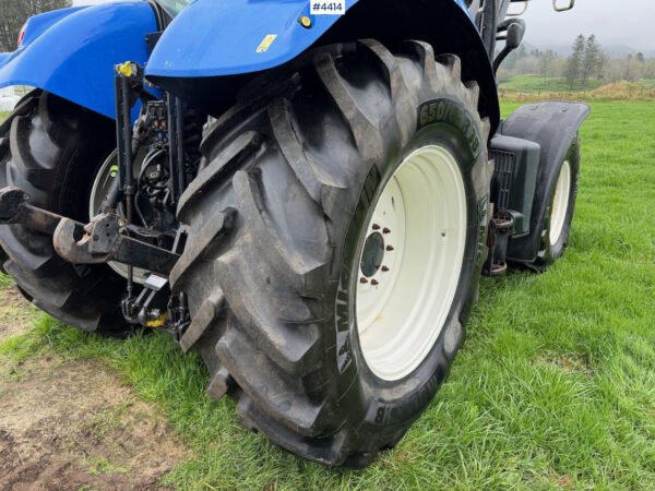 2015 New Holland T7.185 Auto Command – Smooth CVT 4WD Power Loader-Ready Versatility
