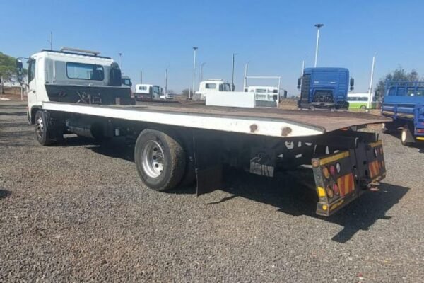 2006 Hino 500 1626 Rollback Truck – Power and Precision in Hauling